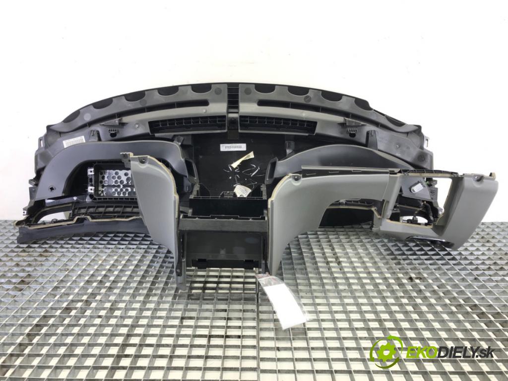 SKODA SUPERB II Kombi (3T5) 2009 - 2015    2.0 TDI 103 kW [140 KM] olej napędowy 2009 - 2010  Palubná doska  (Palubné dosky)