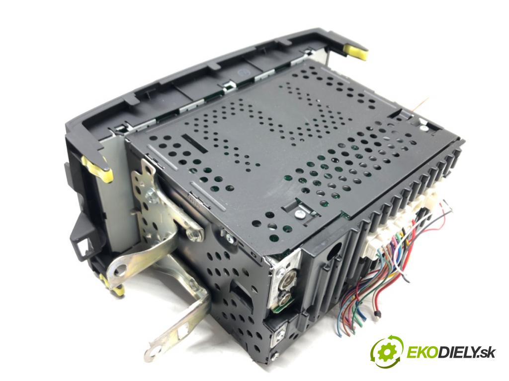 TOYOTA AURIS (_E15_) 2006 - 2012    1.4 D-4D (NDE150_) 66 kW [90 KM] olej napędowy 200  RADIO 86120-02510 (Audio zariadenia)