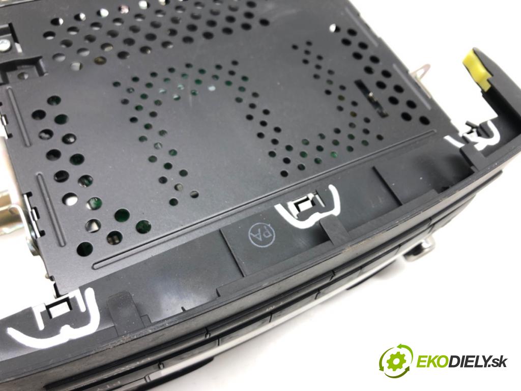 TOYOTA AURIS (_E15_) 2006 - 2012    1.4 D-4D (NDE150_) 66 kW [90 KM] olej napędowy 200  RADIO 86120-02510 (Audio zariadenia)