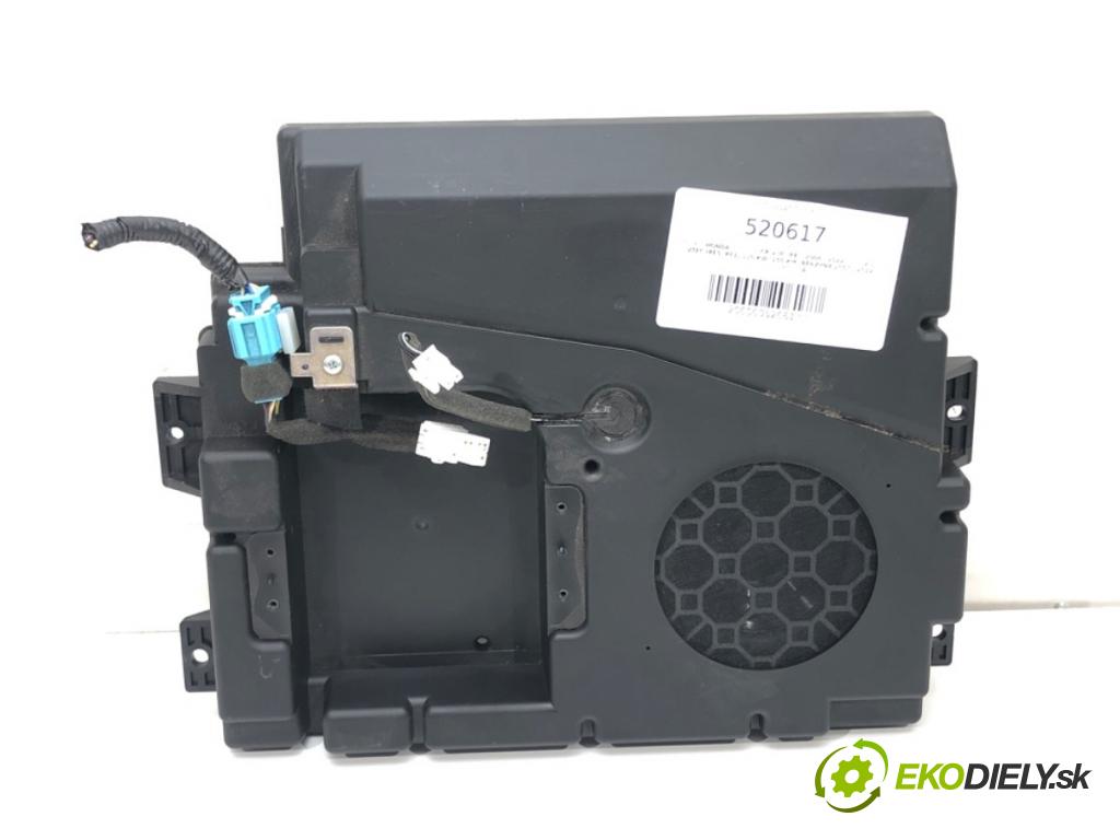 HONDA CR-V III (RE_) 2006 - 2022    2.0 i-VTEC (RE5, RE1) 110 kW [150 KM] benzyna 2007  subwoofer TLM1809 (Audio zariadenia)