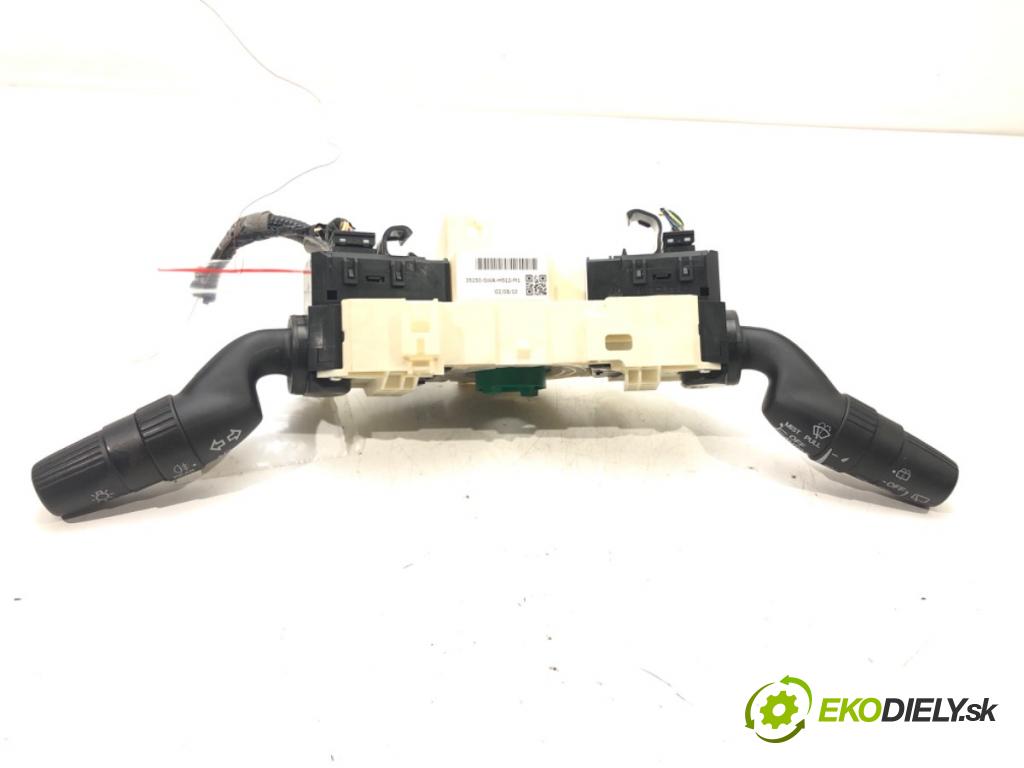 HONDA CR-V III (RE_) 2006 - 2022    2.0 i-VTEC (RE5, RE1) 110 kW [150 KM] benzyna 2007  Prepínač kombinovaný 35250-SWA-H512-M1 (Prepínače, spínače, tlačidlá a ovládače kúrenia)