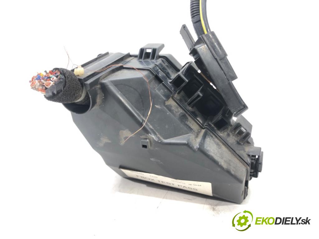 HONDA CR-V III (RE_) 2006 - 2022    2.0 i-VTEC (RE5, RE1) 110 kW [150 KM] benzyna 2007  skříňka poistková SWA-0130 (Pojistkové skříňky)