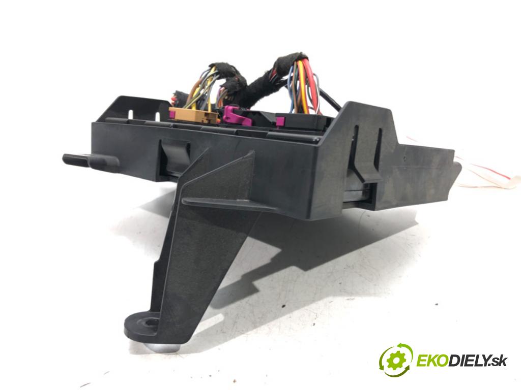 AUDI A4 B8 Avant (8K5) 2007 - 2015    2.0 TDI 105 kW [143 KM] olej napędowy 2008 - 2015  Modul komfortu 8K0907064M (Moduly komfortu)