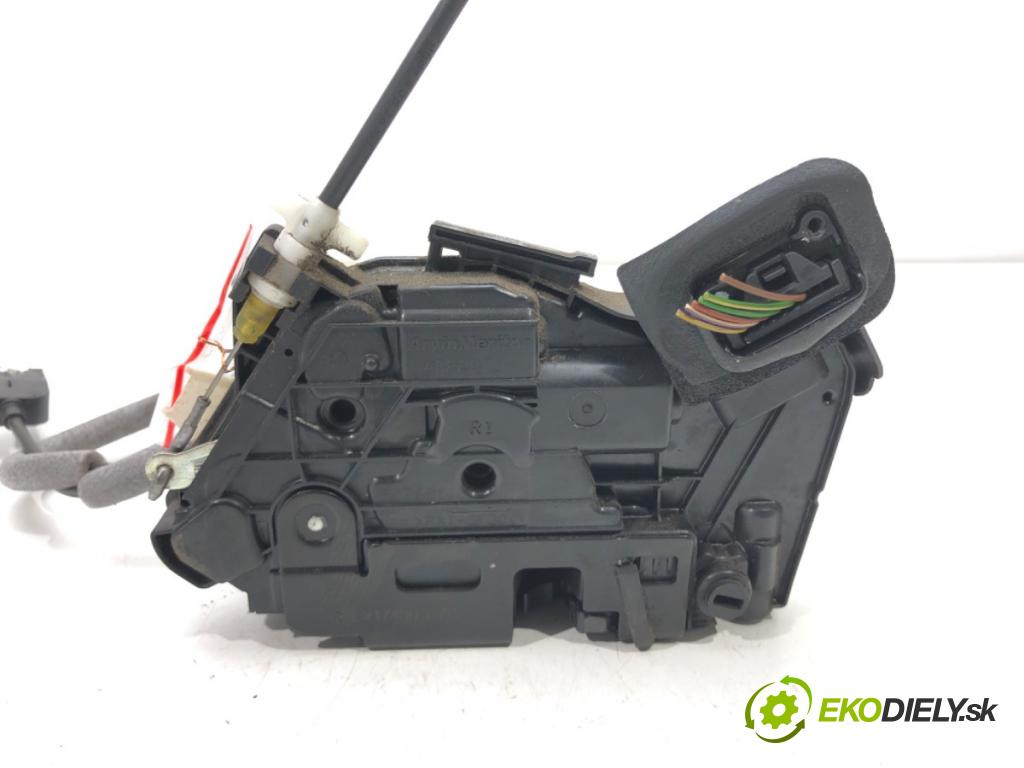 VW POLO V (6R1, 6C1) 2009 - 2022    1.4 (6R1) 63 kW [85 KM] benzyna 2009 - 2014  zámok dveře pravý zadní část 5K4839016F