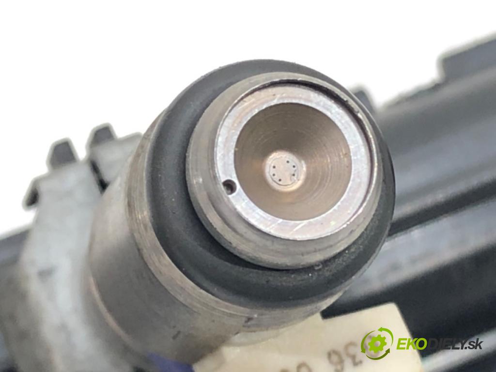 VW POLO V (6R1, 6C1) 2009 - 2022    1.4 (6R1) 63 kW [85 KM] benzyna 2009 - 2014  Lišta vstrekovacia 036031AH (Vstrekovacie lišty)