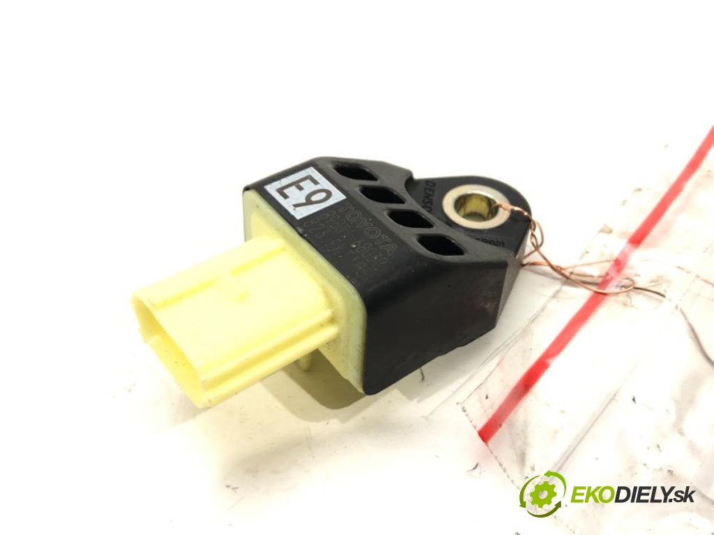 LEXUS GS (_L1_) 2011 - 2022    300h (AWL10_) 133 kW [181 KM] Hybryda silnik benzy  Snímač nárazu 89831-68030 (Snímače nárazu)