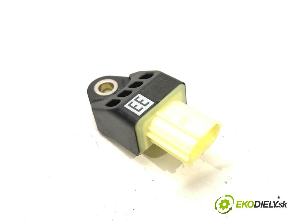 LEXUS GS (_L1_) 2011 - 2022    300h (AWL10_) 133 kW [181 KM] Hybryda silnik benzy  Snímač nárazu 89831-30050 (Snímače nárazu)