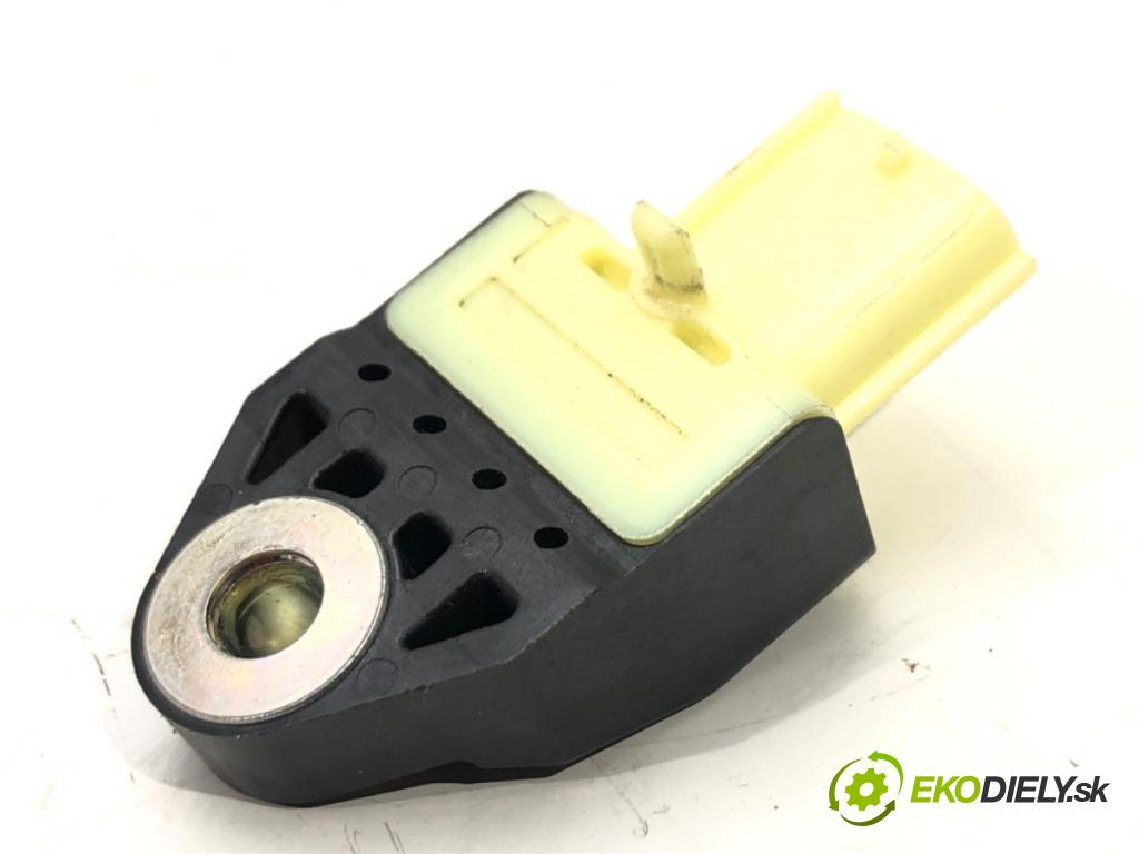 LEXUS GS (_L1_) 2011 - 2022    300h (AWL10_) 133 kW [181 KM] Hybryda silnik benzy  Snímač nárazu 89831-30050 (Snímače nárazu)