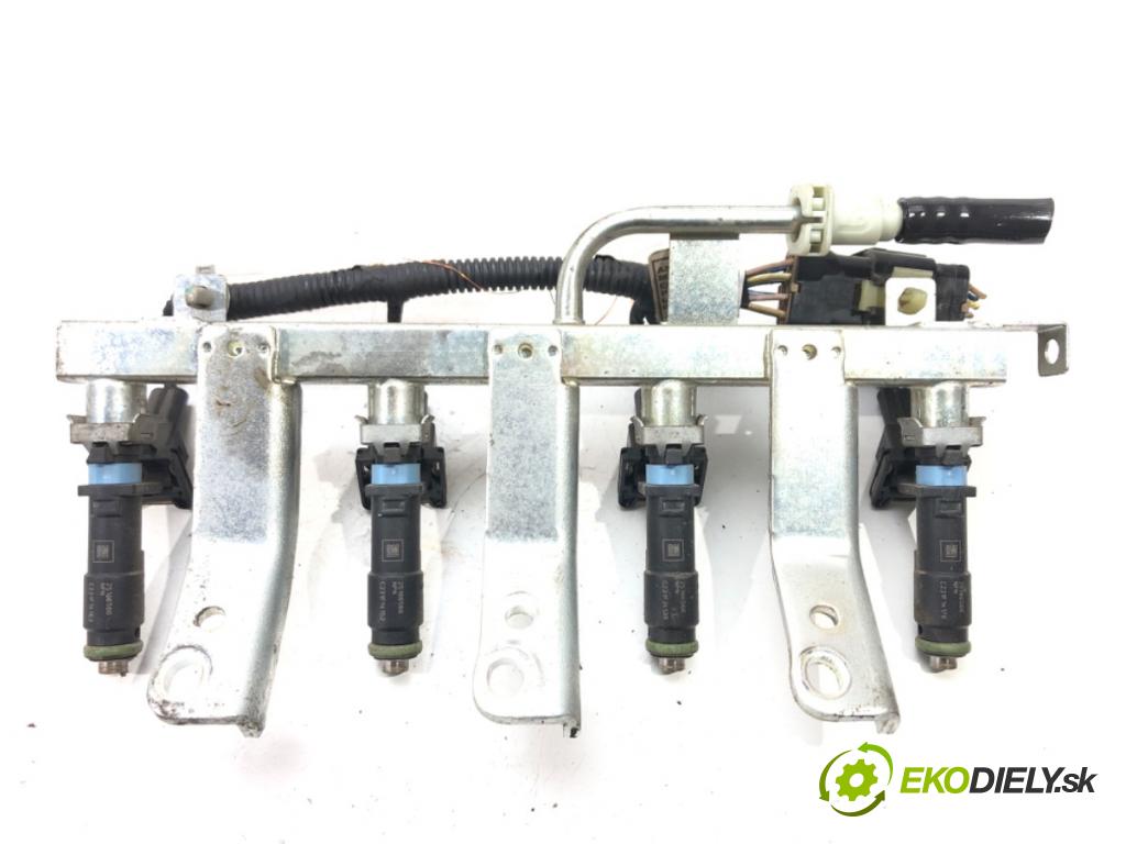 CHEVROLET SPARK (M300) 2009 - 2022    1.0 50 kW [68 KM] benzyna 2010 - 2022  Lišta vstrekovacia 25186566 (Vstrekovacie lišty)