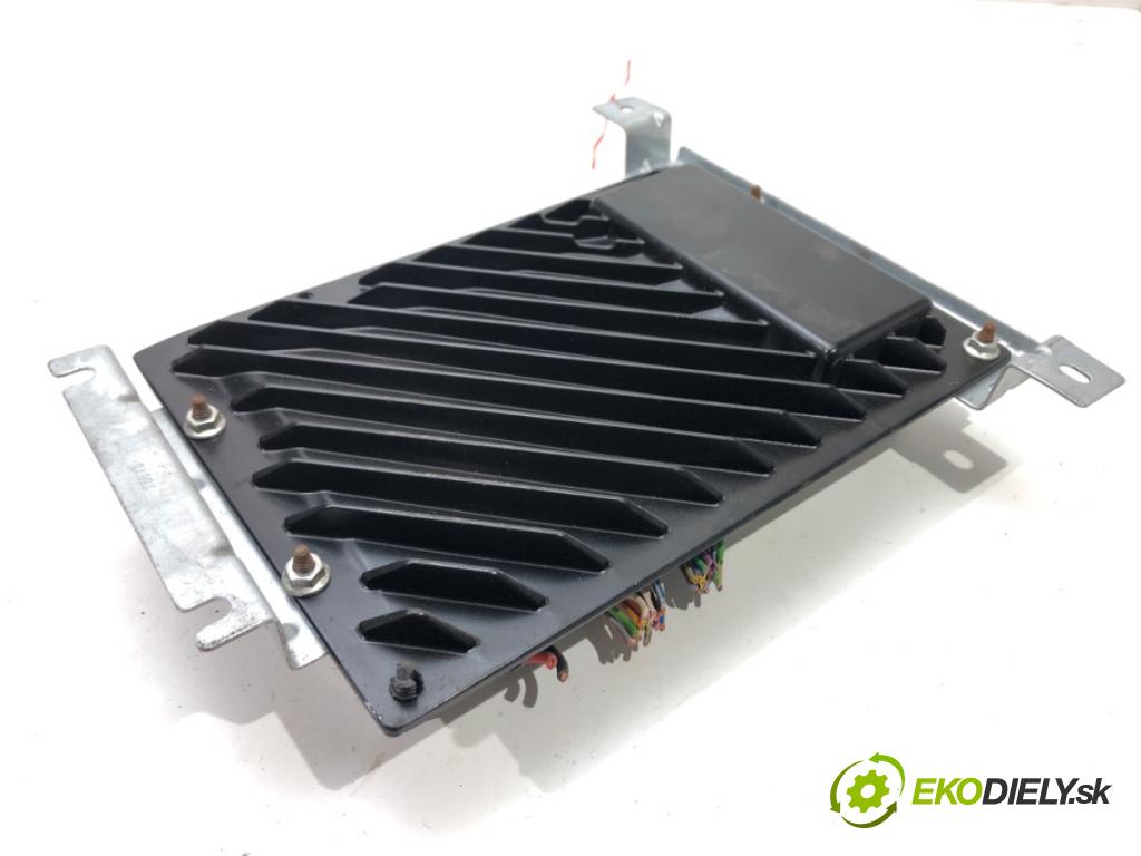 JAGUAR XJ (X351) 2009 - 2022    3.0 SDV6 202 kW [275 KM] olej napędowy 2009 - 2016  Zosilňovač BJ32-19C164-AF (Zosilňovače)