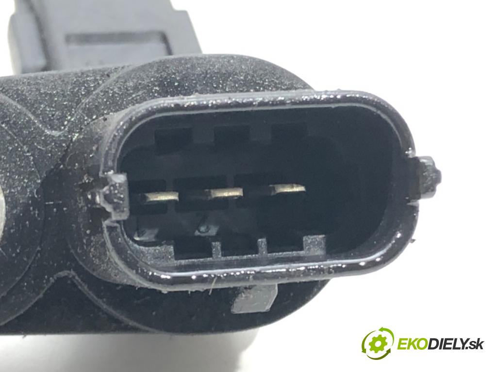 MERCEDES-BENZ CLA coupe (C117) 2013 - 2019    CLA 250 4-matic (117.346) 155 kW [211 KM] benzyna   snímač pozice hřídele klikového A0245457826 (Snímače polohy kliky, vačky)