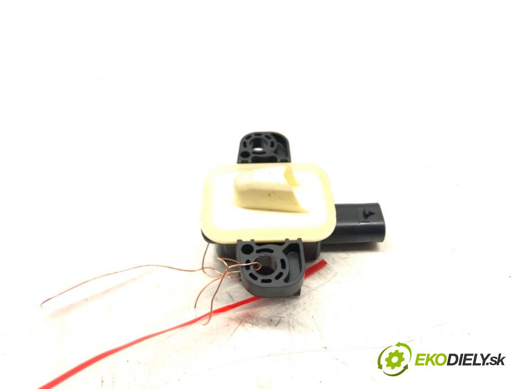 MERCEDES-BENZ CLA coupe (C117) 2013 - 2019    CLA 250 4-matic (117.346) 155 kW [211 KM] benzyna   Snímač nárazu A1668210351 (Snímače nárazu)