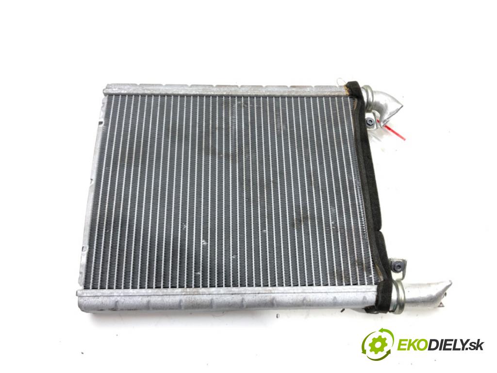 MERCEDES-BENZ CLA coupe (C117) 2013 - 2019    CLA 250 4-matic (117.346) 155 kW [211 KM] benzyna   Výhrevné teleso, radiátor kúrenia  (Radiátory kúrenia)