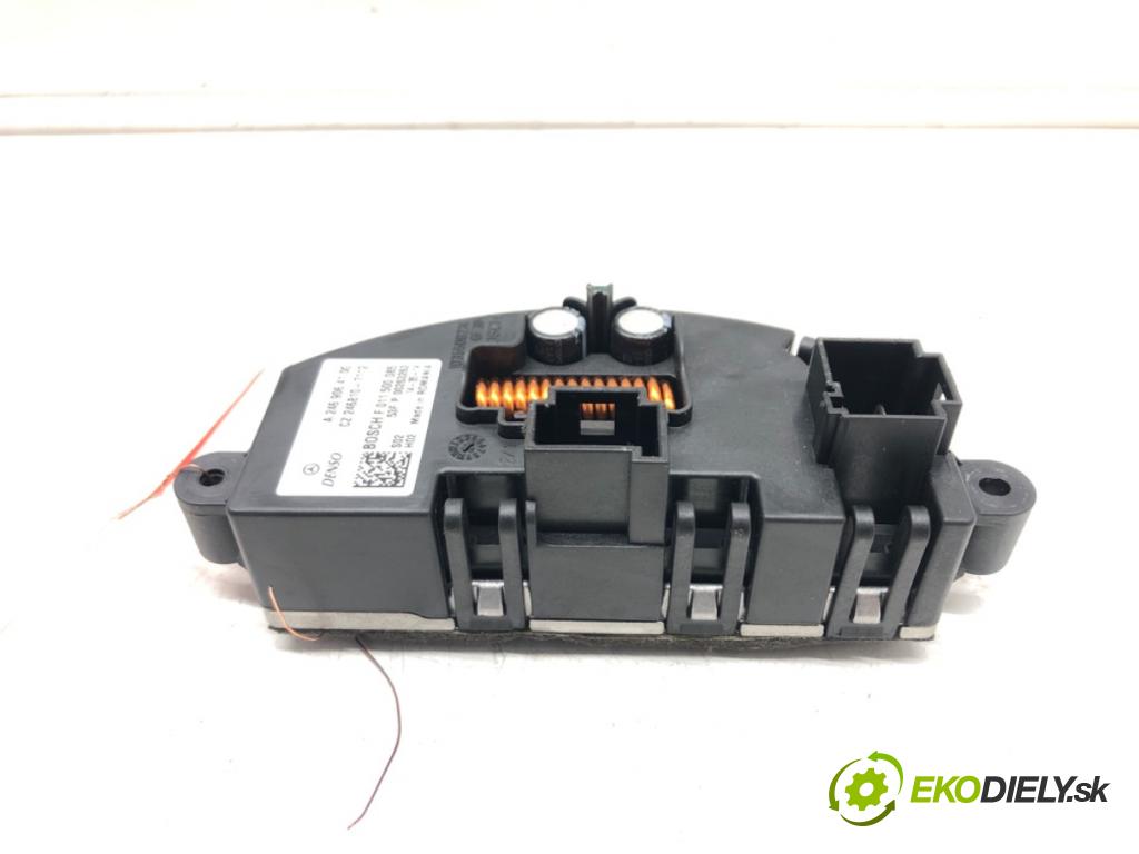 MERCEDES-BENZ CLA coupe (C117) 2013 - 2019    CLA 250 4-matic (117.346) 155 kW [211 KM] benzyna   odpor rezistor topení vzduchu A2469064100 (Odpory topení)