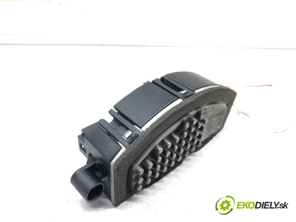 MERCEDES-BENZ CLA coupe (C117) 2013 - 2019    CLA 250 4-matic (117.346) 155 kW [211 KM] benzyna   odpor rezistor topení vzduchu A2469064100 (Odpory topení)