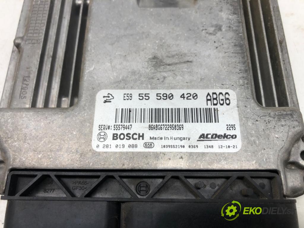 OPEL INSIGNIA A (G09) 2008 - 2017    2.0 CDTI (68) 96 kW [131 KM] olej napędowy 2008 -   riadiaca jednotka Motor 55590420 0281019088 (Riadiace jednotky)