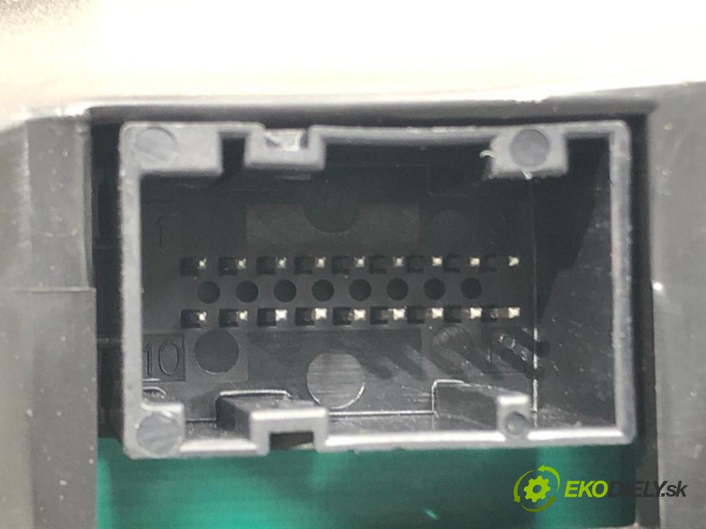 FIAT DOBLO Autobus (263_) 2009 - 2022    1.4 (263AXA1A) 70 kW [95 KM] benzyna 2010 - 2022  Prístrojovka 51867720 (Prístrojové dosky, displeje)
