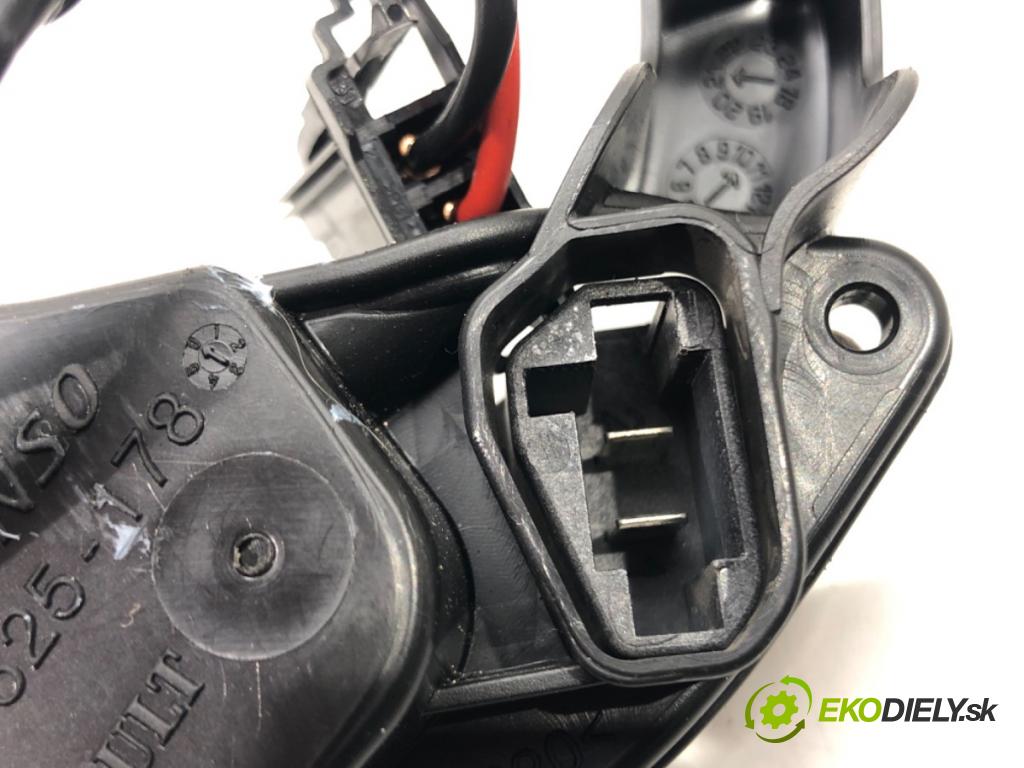 RENAULT CLIO V (B7_) 2019 - 2022    TCe 90 (B7MT) 67 kW [91 KM] benzyna 2020 - 2022  Odpor, rezistor kúrenia vzduchu MR116625-178 (Odpory (rezistory) kúrenia)