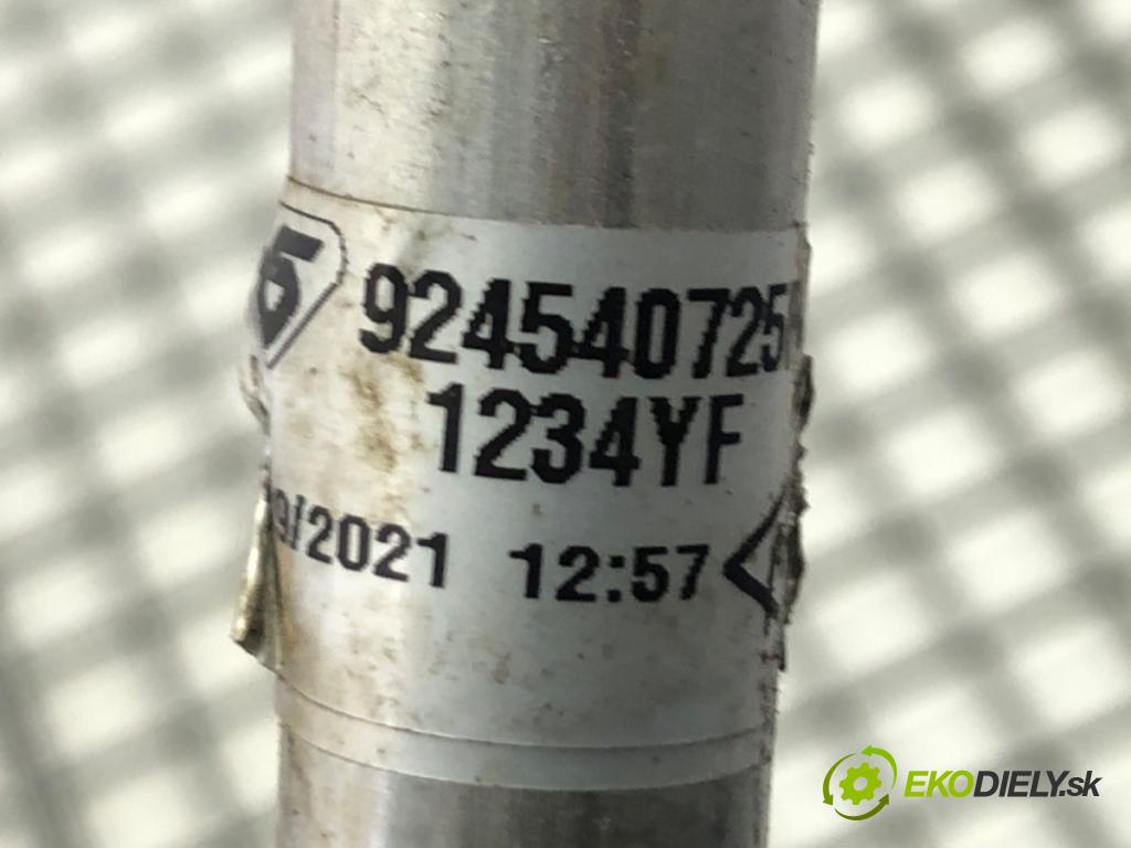 RENAULT CLIO V (B7_) 2019 - 2022    TCe 90 (B7MT) 67 kW [91 KM] benzyna 2020 - 2022  rúrka klimatizácie 924540725R (Rúrky klimatizácie)