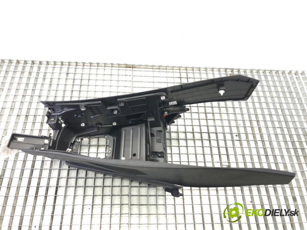 RENAULT CLIO V (B7_) 2019 - 2022    TCe 90 (B7MT) 67 kW [91 KM] benzyna 2020 - 2022  Tunel stredový 682118610R (Stredový tunel / panel)