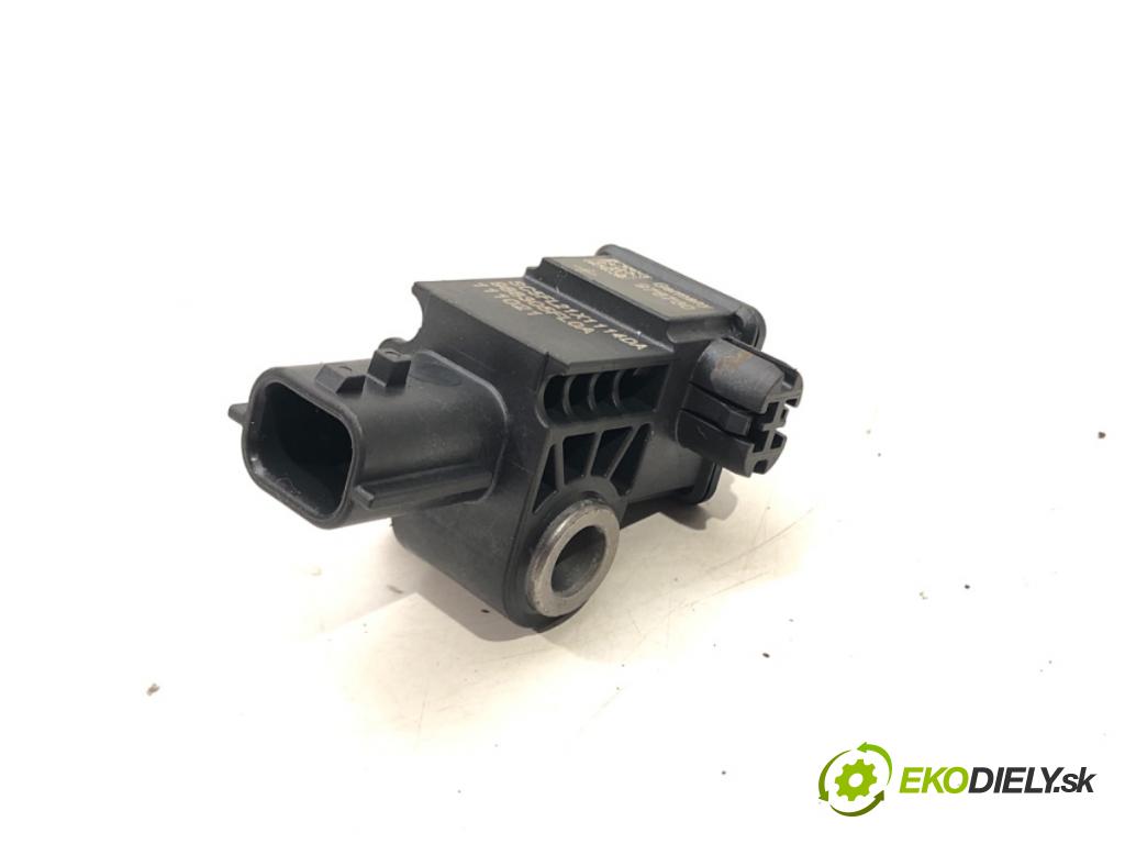 RENAULT CLIO V (B7_) 2019 - 2022    TCe 90 (B7MT) 67 kW [91 KM] benzyna 2020 - 2022  Snímač nárazu 988305FL0A (Snímače nárazu)