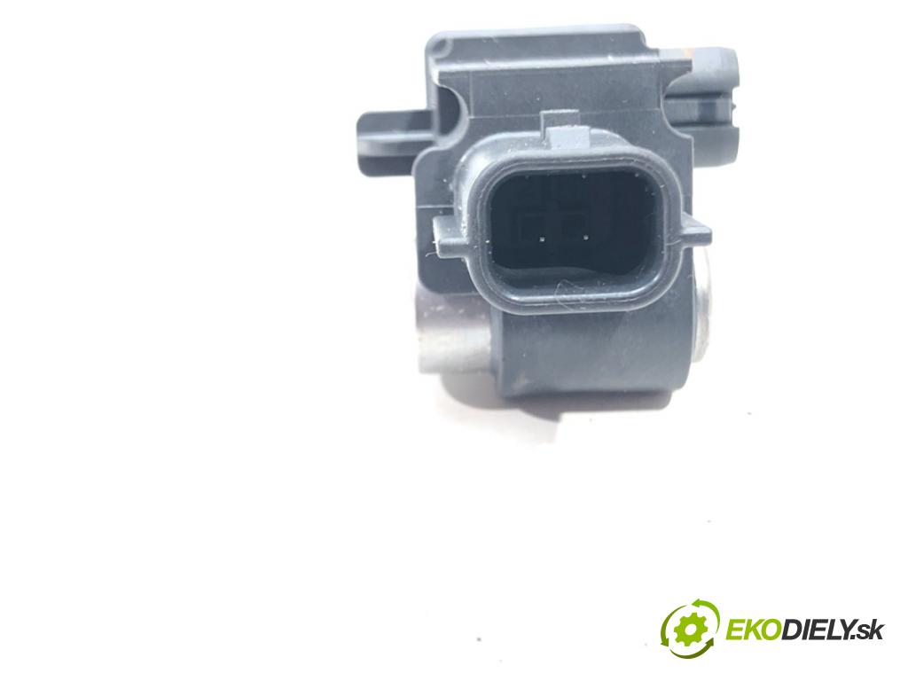 RENAULT CLIO V (B7_) 2019 - 2022    TCe 90 (B7MT) 67 kW [91 KM] benzyna 2020 - 2022  Snímač nárazu 988305FL0A (Snímače nárazu)