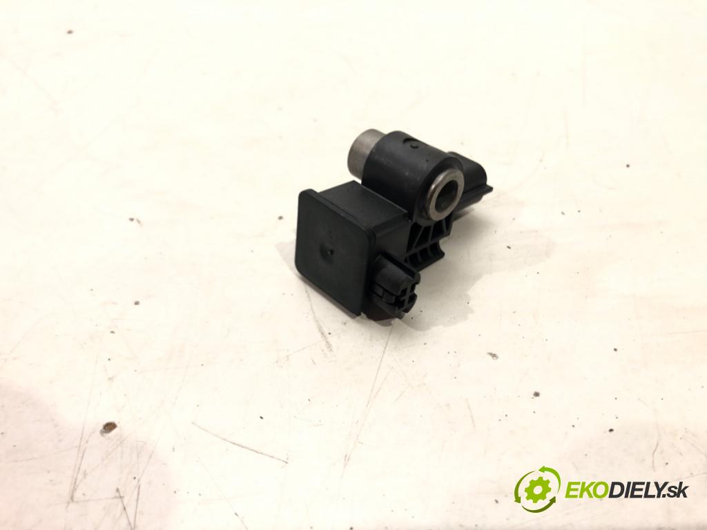 RENAULT CLIO V (B7_) 2019 - 2022    TCe 90 (B7MT) 67 kW [91 KM] benzyna 2020 - 2022  Snímač nárazu 988305FL0A (Snímače nárazu)