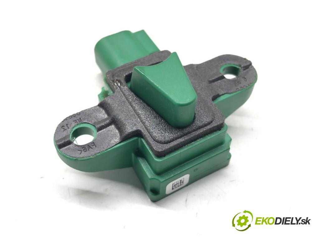 SUZUKI SX4 S-CROSS (JY) 2013 - 2022    1.4 Hybrid (Mild Hybrid) (AKK 414) 95 kW [129 KM]   Snímač nárazu 38930-61M10 (Snímače nárazu)