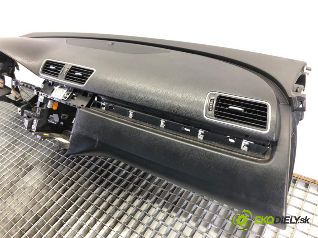 VW CC B7 (358) 2011 - 2016    2.0 TFSI 147 kW [200 KM] benzyna 2011 - 2016  Palubná doska  (Palubné dosky)