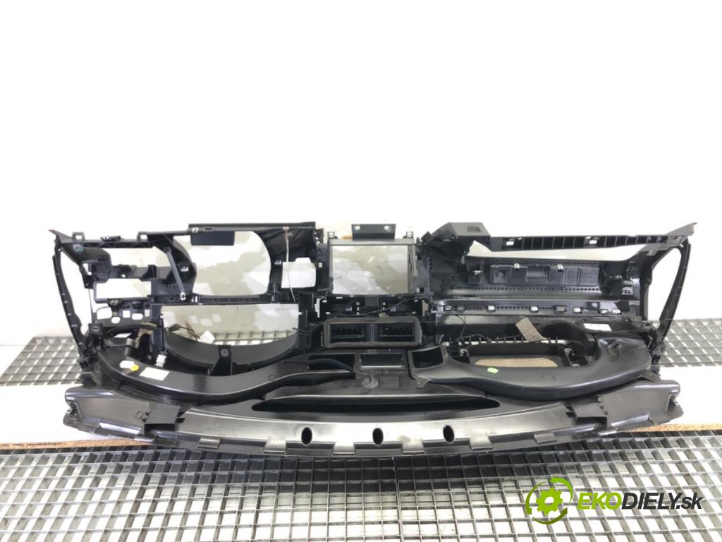 VW CC B7 (358) 2011 - 2016    2.0 TFSI 147 kW [200 KM] benzyna 2011 - 2016  Palubná doska  (Palubné dosky)