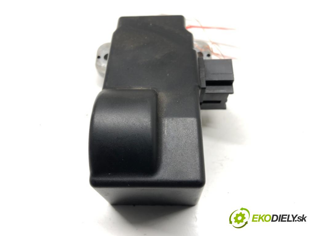 VW CC B7 (358) 2011 - 2016    2.0 TFSI 147 kW [200 KM] benzyna 2011 - 2016  blokáda volantu 3C0905861J (Ostatné)