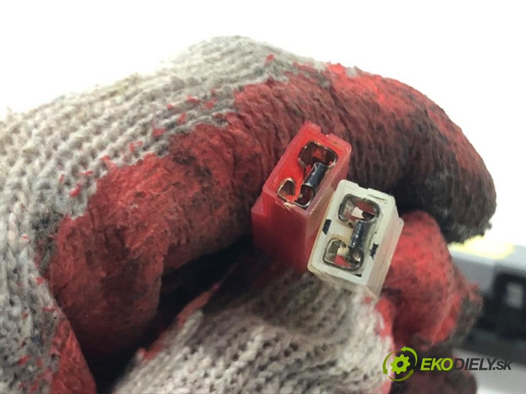 HYUNDAI ELANTRA V sedan (MD, UD) 2010 - 2022    1.6 97 kW [132 KM] benzyna 2011 - 2015  Zosilňovač Antenní: 96270-3X000 (Zosilňovače)