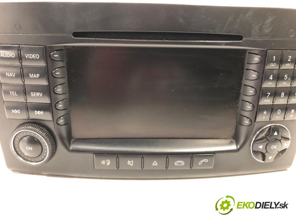 MERCEDES-BENZ KLASA M (W164) 2005 - 2012    ML 420 CDI 4-matic (164.128) 225 kW [306 KM] olej   RADIO A1648705589 (Audio zariadenia)