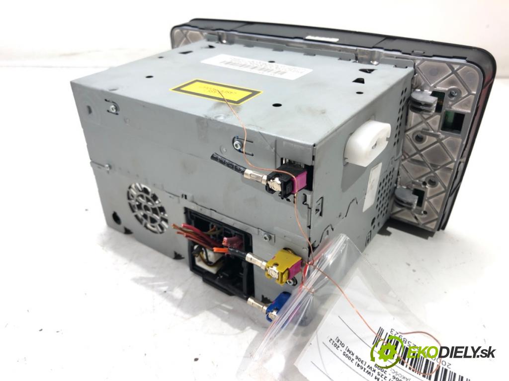 MERCEDES-BENZ KLASA M (W164) 2005 - 2012    ML 420 CDI 4-matic (164.128) 225 kW [306 KM] olej   RADIO A1648705589 (Audio zariadenia)