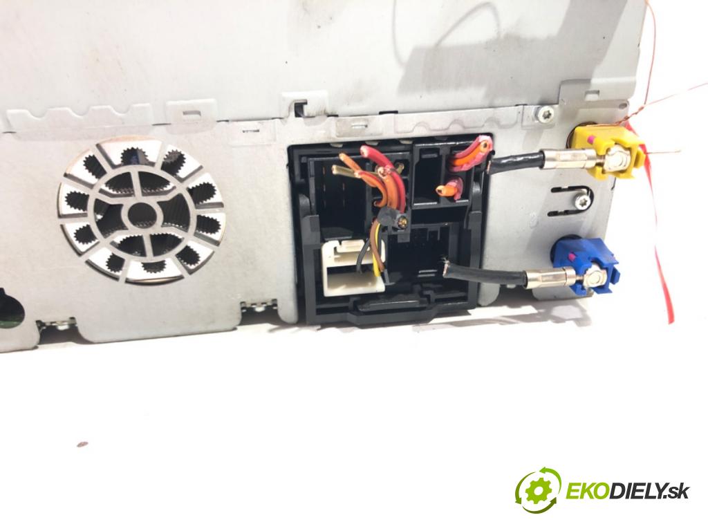 MERCEDES-BENZ KLASA M (W164) 2005 - 2012    ML 420 CDI 4-matic (164.128) 225 kW [306 KM] olej   RADIO A1648705589 (Audio zariadenia)