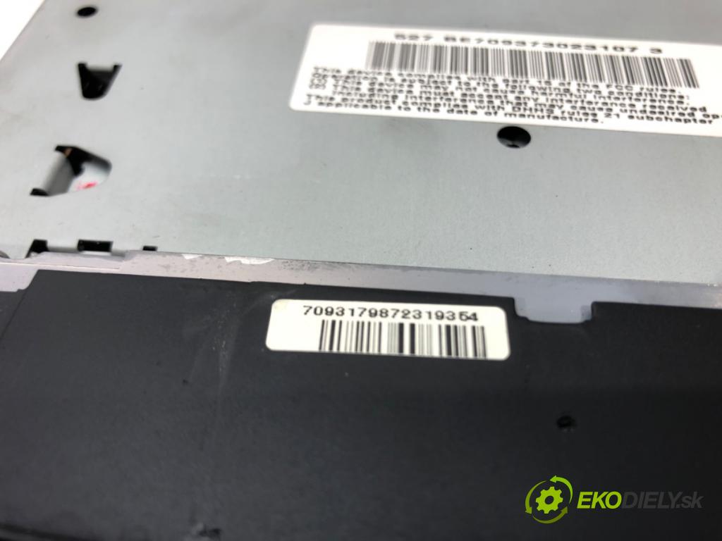 MERCEDES-BENZ KLASA M (W164) 2005 - 2012    ML 420 CDI 4-matic (164.128) 225 kW [306 KM] olej   RADIO A1648705589 (Audio zariadenia)