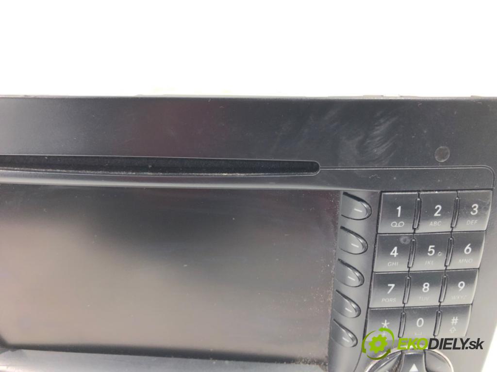 MERCEDES-BENZ KLASA M (W164) 2005 - 2012    ML 420 CDI 4-matic (164.128) 225 kW [306 KM] olej   RADIO A1648705589 (Audio zariadenia)