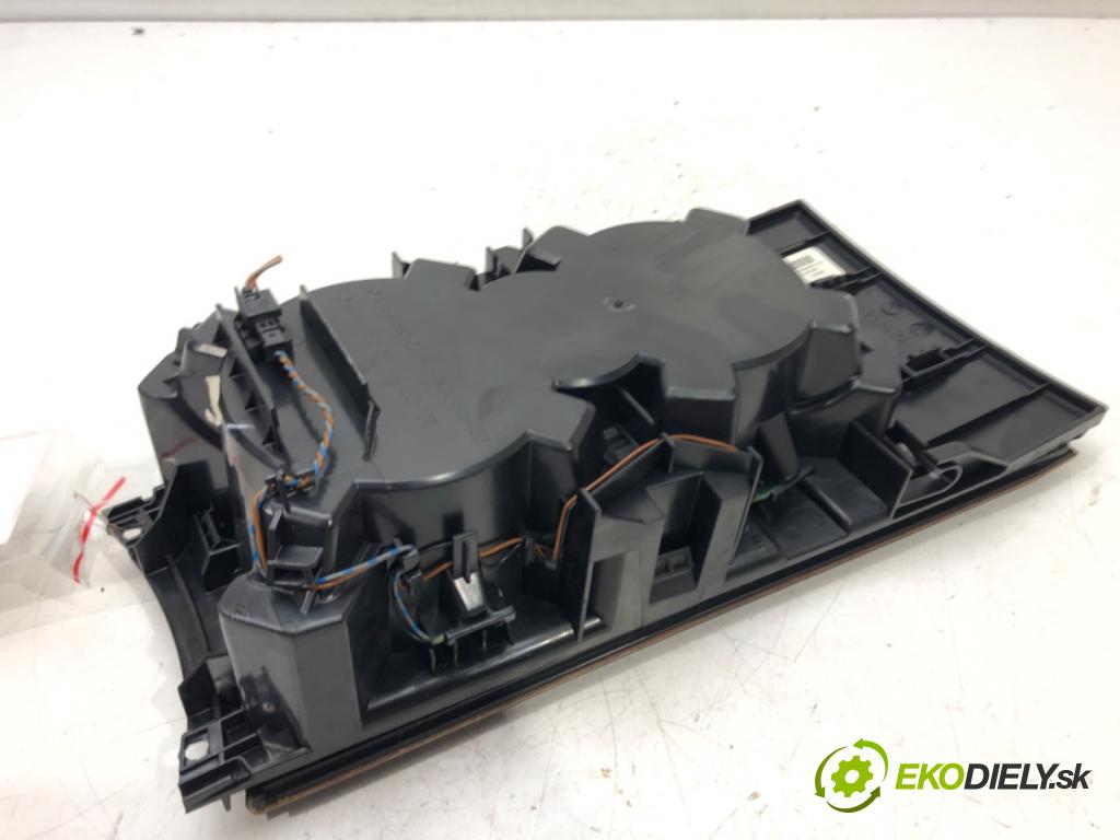 MERCEDES-BENZ KLASA M (W164) 2005 - 2012    ML 420 CDI 4-matic (164.128) 225 kW [306 KM] olej   Držiak na nápoje  (Úchyty, držiaky na nápoje)