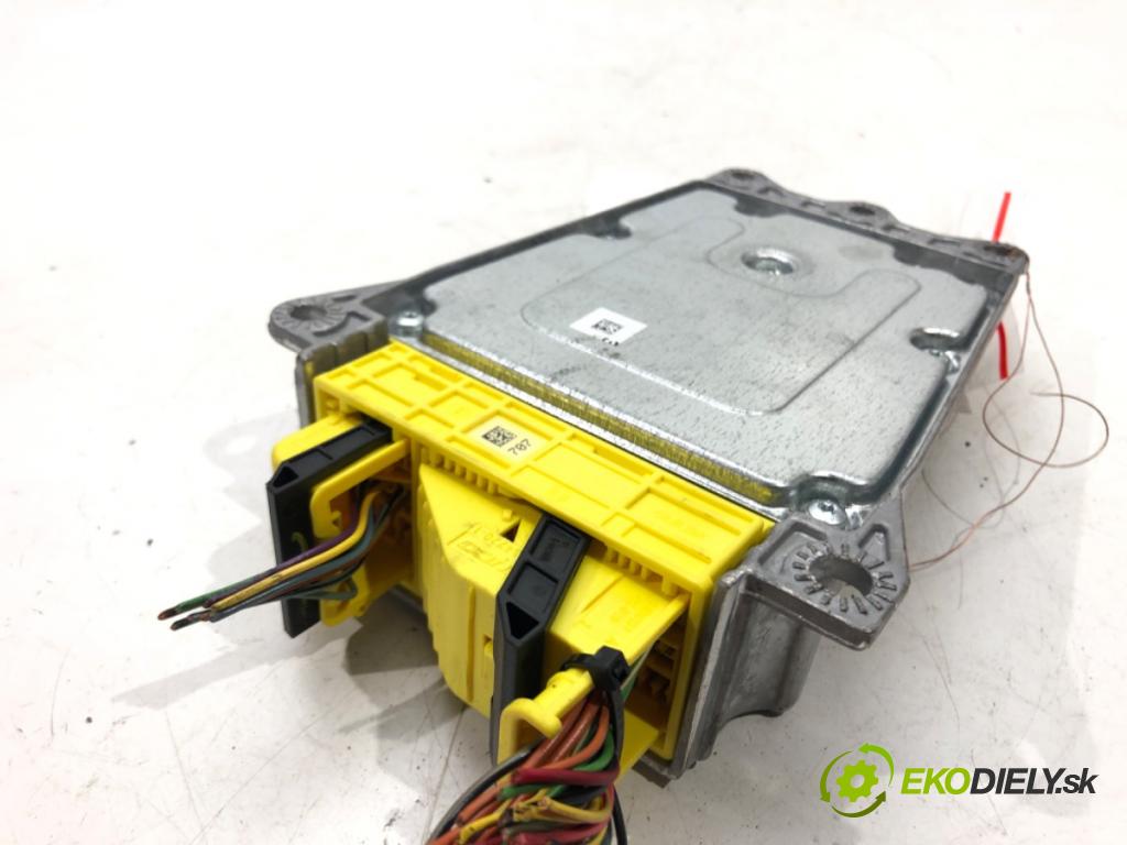 MERCEDES-BENZ KLASA M (W164) 2005 - 2012    ML 420 CDI 4-matic (164.128) 225 kW [306 KM] olej   senzor airbag A1648209585 (Snímače)