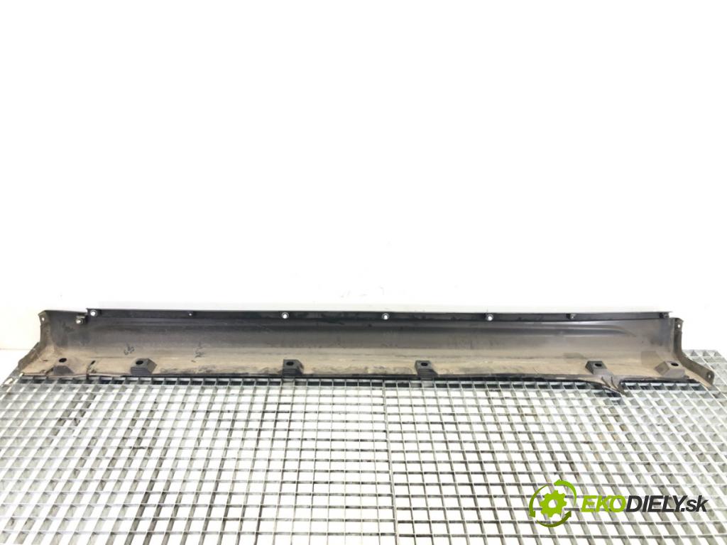 SUZUKI SX4 liftback 2022 95 kW 1.4 Hybrid (Mild Hybrid) (AKK 414) 1373 Lišta prahová pravá 77231-63T0R (Lišta prahová)