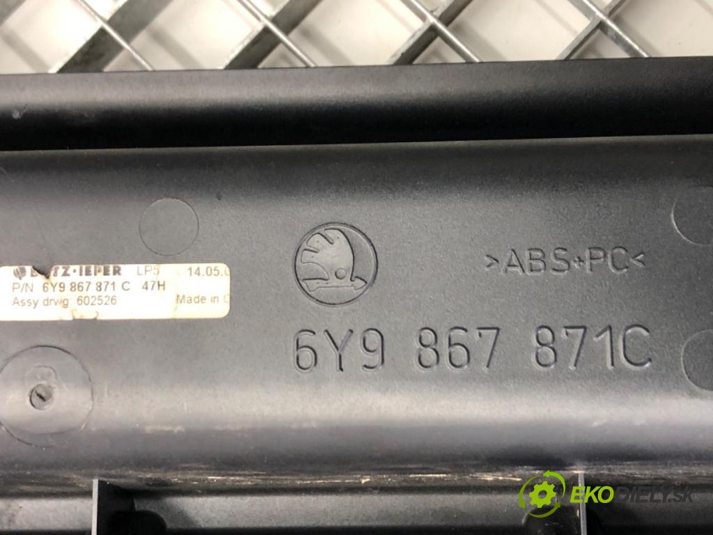 SKODA FABIA I Combi (6Y5) 2000 - 2007    1.2 47 kW [64 KM] benzyna 2003 - 2007  Roleta 6Y9867871C (Rolety kufra)