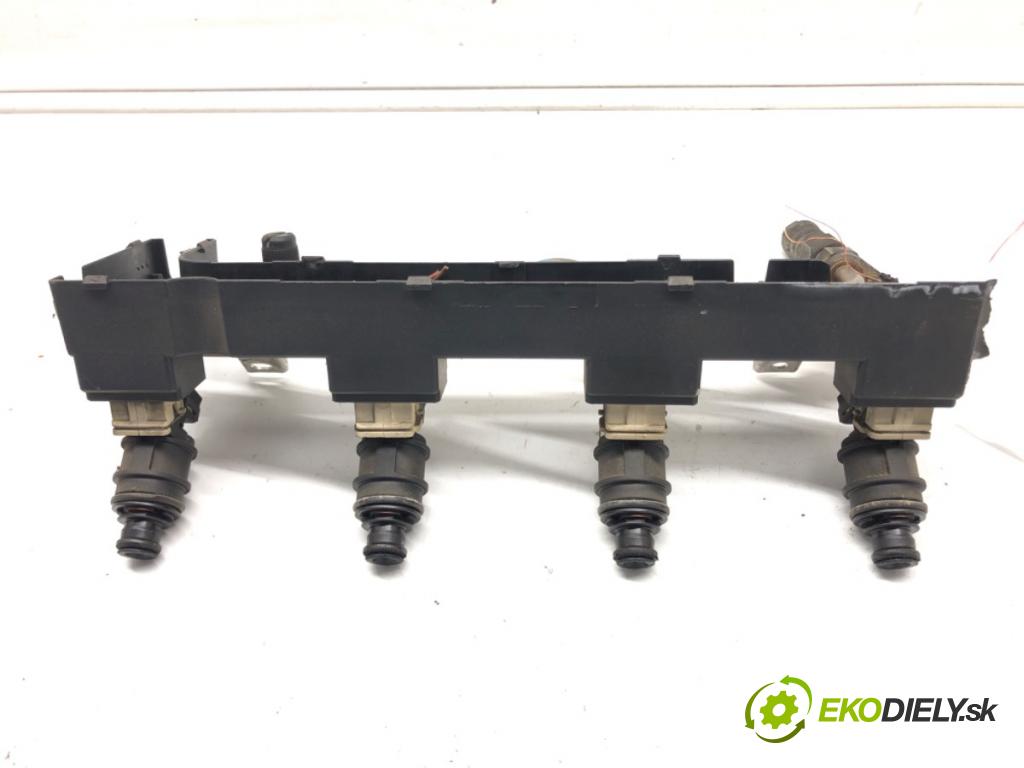 OPEL ASTRA G liftback (T98) 1998 - 2009    1.8 16V (F08, F48) 85 kW [116 KM] benzyna 1998 - 2  Lišta vstrekovacia 90559702A (Vstrekovacie lišty)