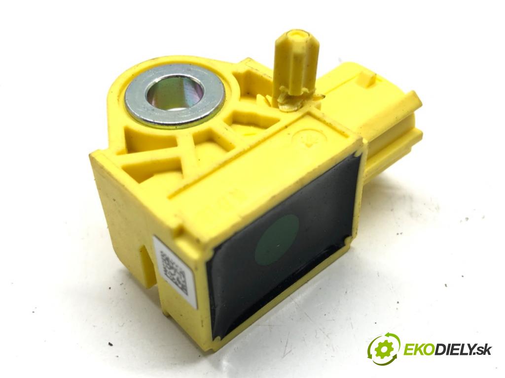 SUZUKI SX4 S-CROSS (JY) 2013 - 2022    1.4 Hybrid (Mild Hybrid) (AKK 414) 95 kW [129 KM]   Snímač nárazu 3F920-76SA0 (Snímače nárazu)