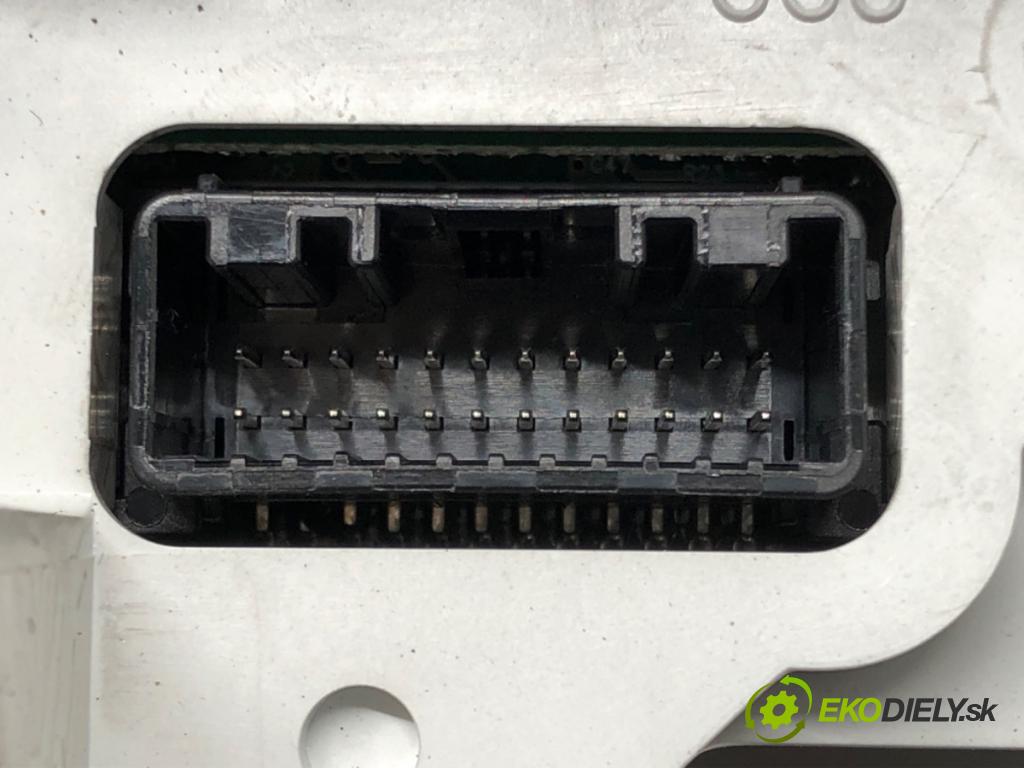 TOYOTA YARIS (_P9_) 2005 - 2014    1.33 VVT-i (NSP90_) 74 kW [100 KM] benzyna 2008 -   Prístrojovka 83800-0DJ30 (Prístrojové dosky, displeje)