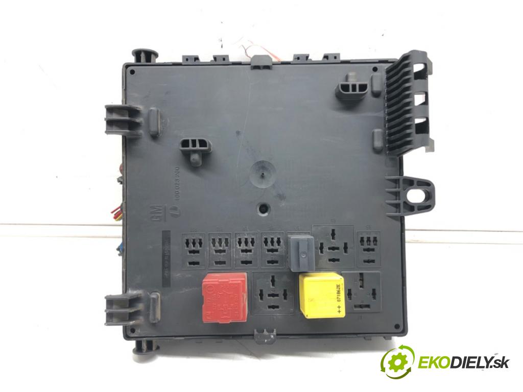 SAAB 9-3 (YS3F, E79, D79, D75) 2002 - 2015    1.9 TiD 88 kW [120 KM] olej napędowy 2004 - 2015  modul BSI 12764435 (Pojistkové skříňky)