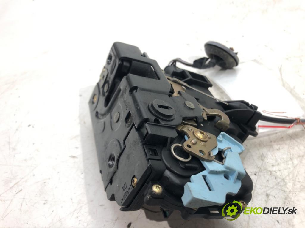 SKODA OCTAVIA II Combi (1Z5) 2004 - 2013    1.9 TDI 77 kW [105 KM] olej napędowy 2004 - 2010  zámok dveře pravý zadní část 7L0839016