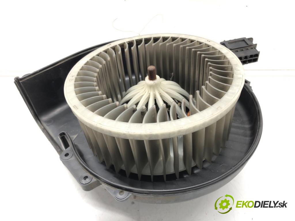 VW POLO (9N_, 9A_) 2001 - 2014    1.2 12V 47 kW [64 KM] benzyna 2001 - 2007  ventilátor kúrenia 6Q1819015G