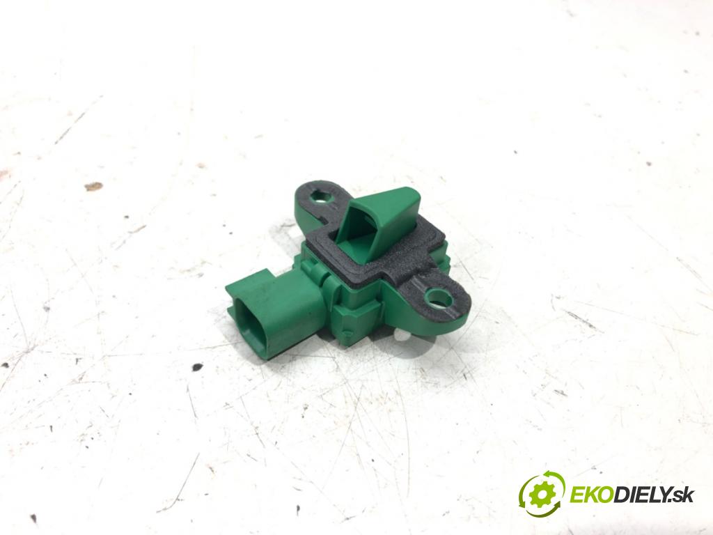 SUZUKI SX4 S-CROSS (JY) 2013 - 2022    1.4 Hybrid (Mild Hybrid) (AKK 414) 95 kW [129 KM]   Snímač nárazu 38930-61M10 (Snímače nárazu)