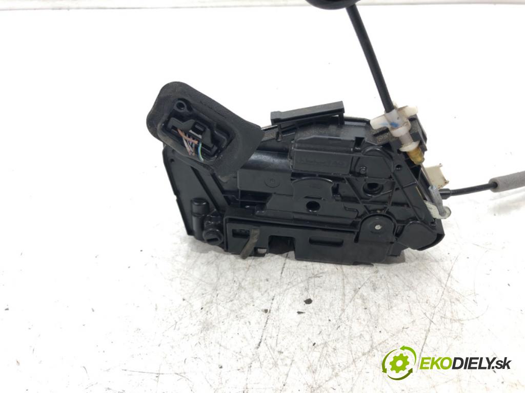 SKODA RAPID (NH3, NK3, NK6) 2012 - 2022    1.6 TDI 66 kW [90 KM] olej napędowy 2013 - 2015  zámok dveře levý zadní část 8E0839015