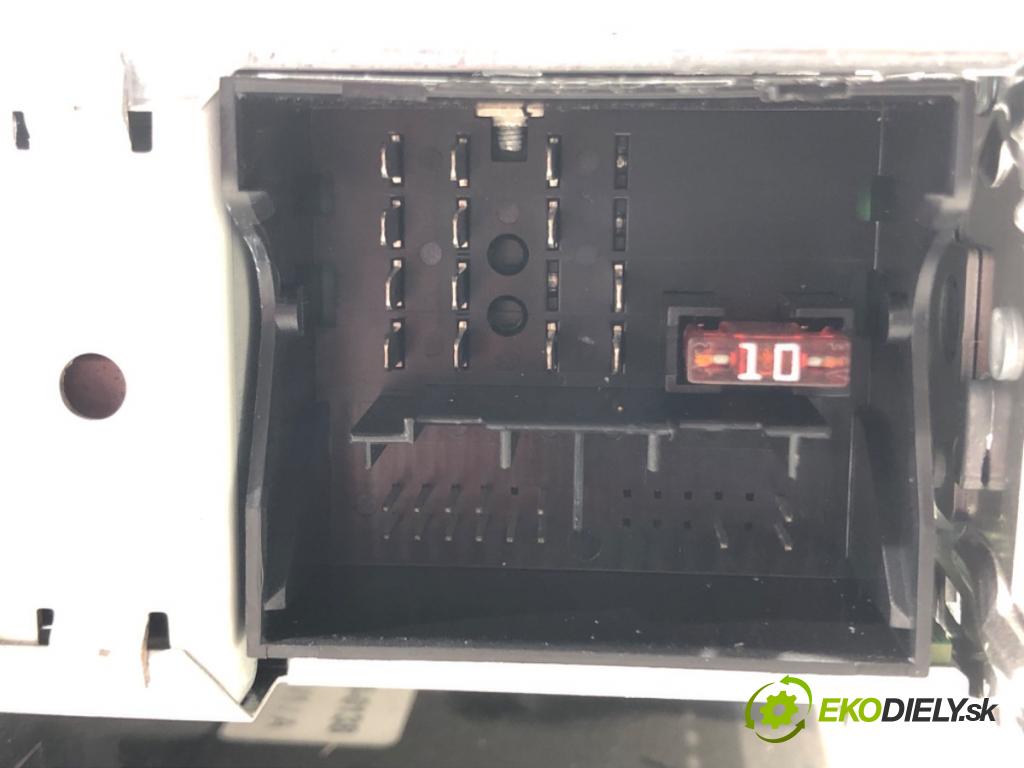 SKODA RAPID (NH3, NK3, NK6) 2012 - 2022    1.6 TDI 66 kW [90 KM] olej napędowy 2013 - 2015  RADIO 5J0035152C (Audio zariadenia)